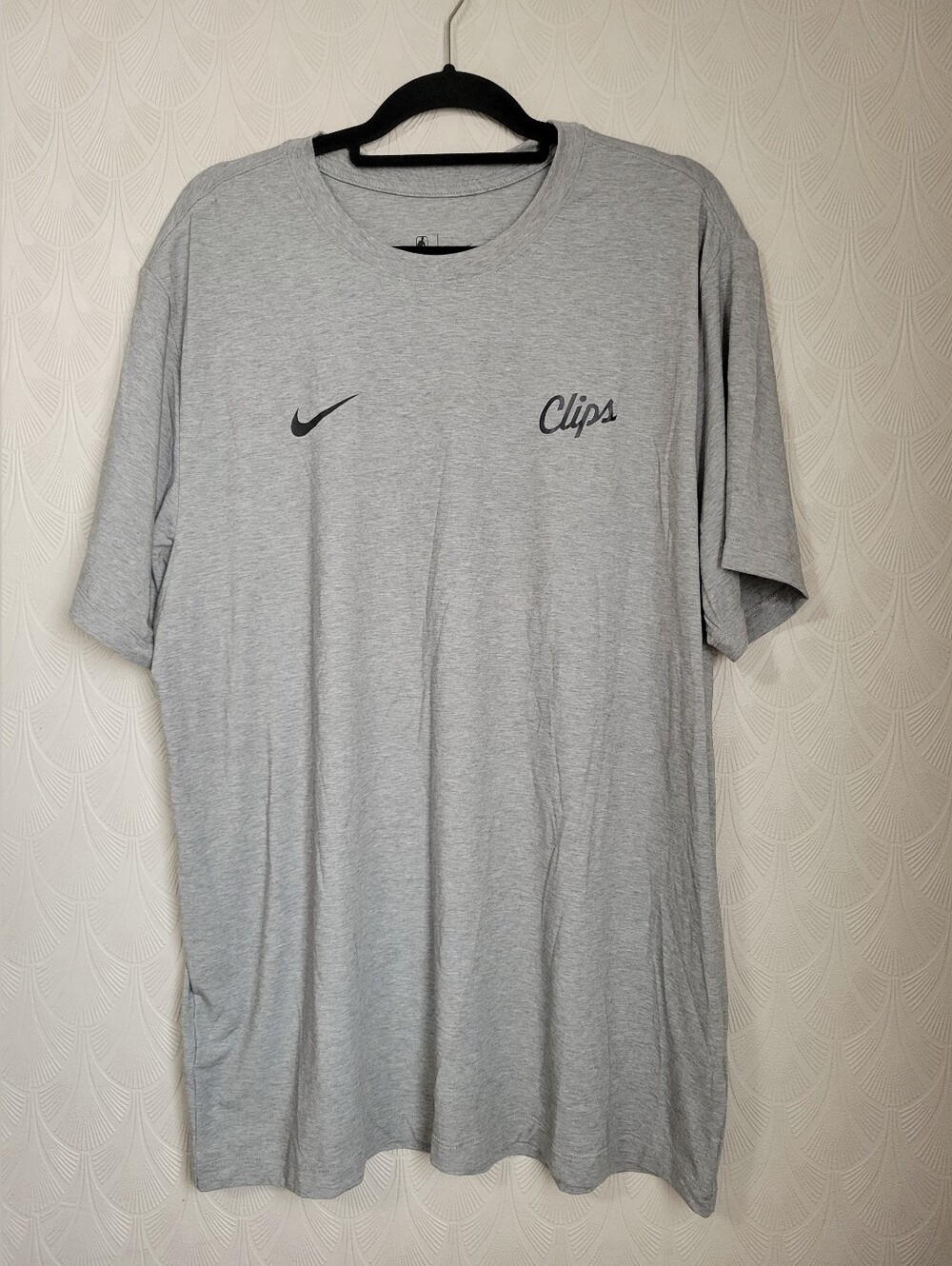 Nike Men's Athletic Wear Short Sleeve LA Clippers Shirt size XL IM5637-001 Gray